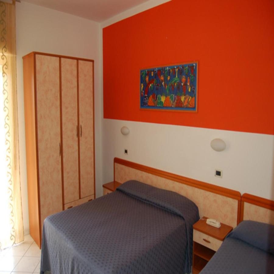 Hotel Danubio San Mauro Mare Екстер'єр фото